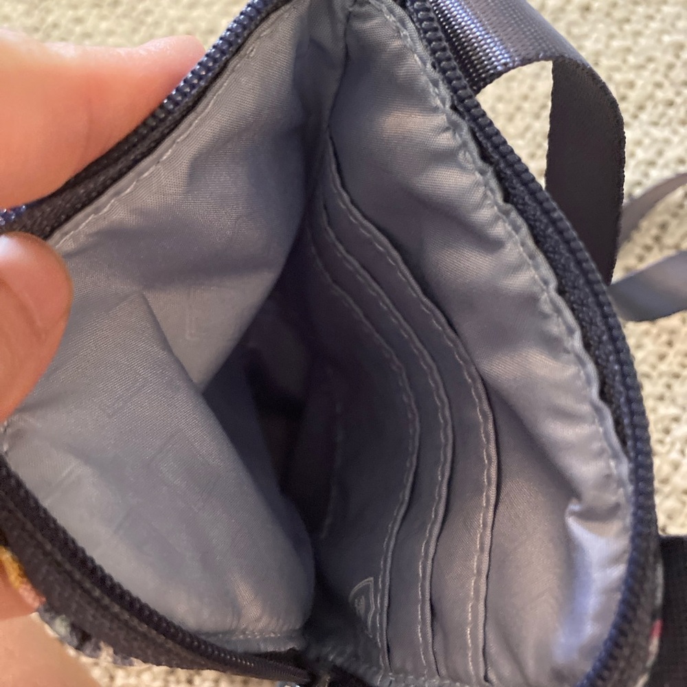 Vera Bradley Charmont Meadow Floral Mini Cellphone Crossbody ID Wallet - Picture 8 of 8